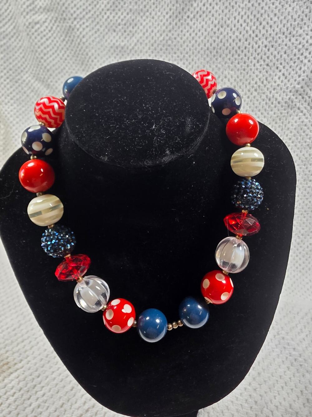 Girls Chunky Bubblegum Necklace 16" Red, White & Blue